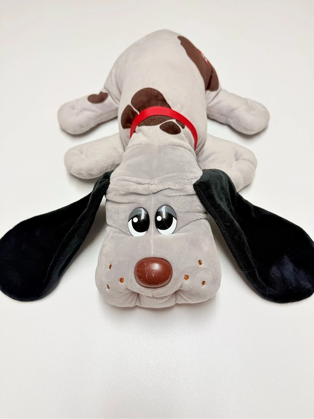 Pound puppy Basic fun 2019
Stuffed Animal Gray & Black
